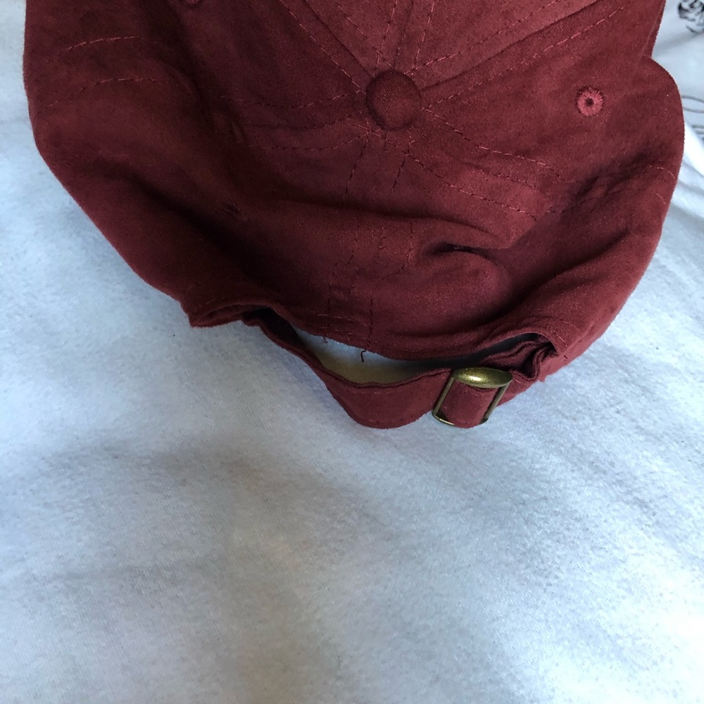 Red baseball cap - Picture 2 of 2